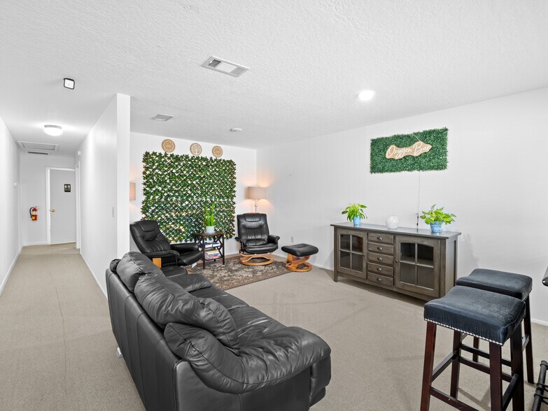 More Photos Of 1051-1079 Cheney Hwy, Titusville Business Park For Sale