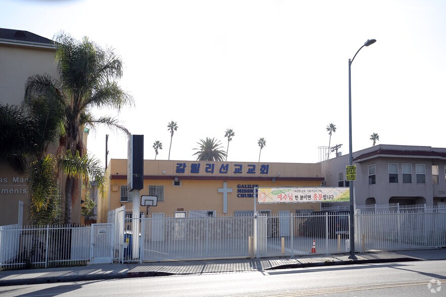 Primary Photo Of 2214 S Western Ave, Los Angeles Warehouse For Lease