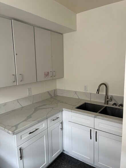 More Photos Of 5860-5862 Avalon Blvd, Los Angeles Medical For Lease