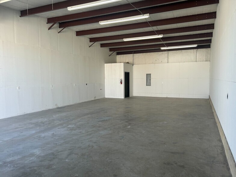 More Photos Of 11975 Cleveland Gibbs Rd, Roanoke Industrial For Lease
