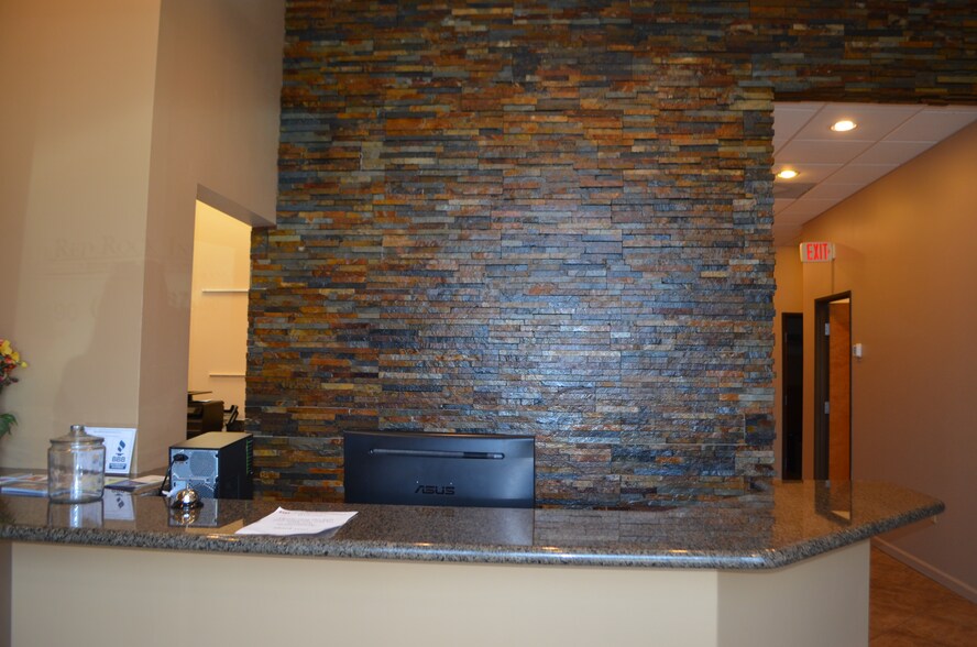 More Photos Of 1355 N Greenfield Rd, Mesa Office For Lease