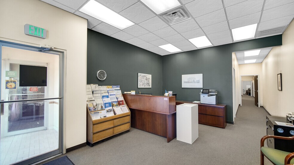 More Photos Of 303 Ridge Rd, Munster Office For Sale