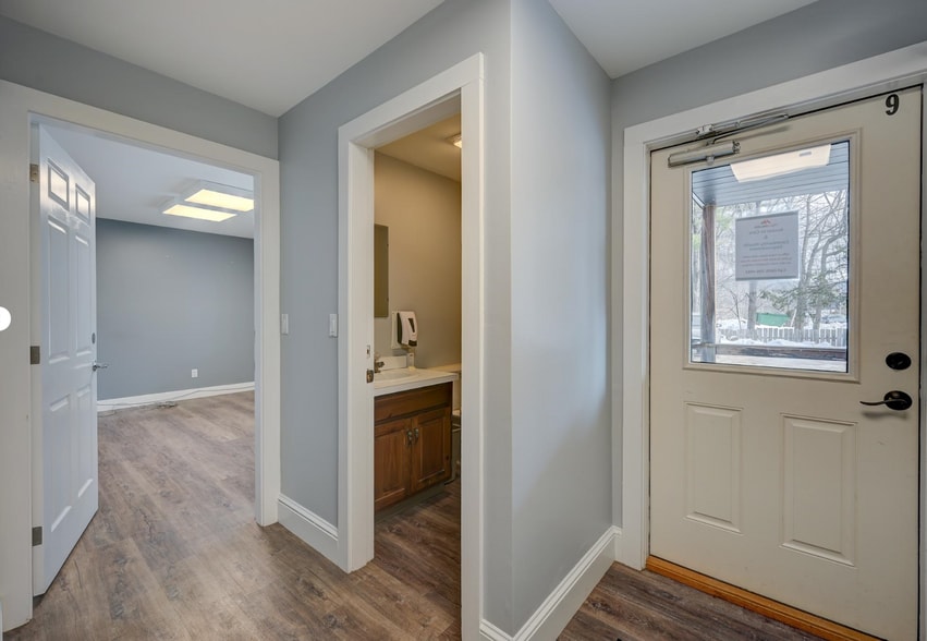 More Photos Of 2977 White Mountain Hwy, North Conway Office For Lease