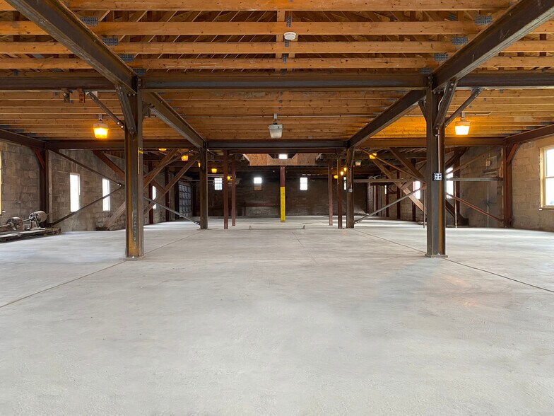 More Photos Of 34 Spring, Williamsville Freestanding For Sale