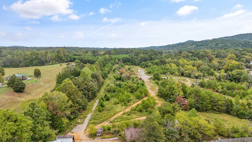 More Photos Of 1021 E Hendron Chapel Rd, Knoxville Manufacturing For Sale