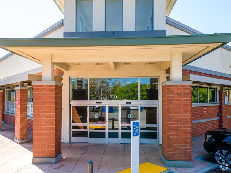 More Photos Of 780 E El Camino Real St, Sunnyvale Drugstore For Lease