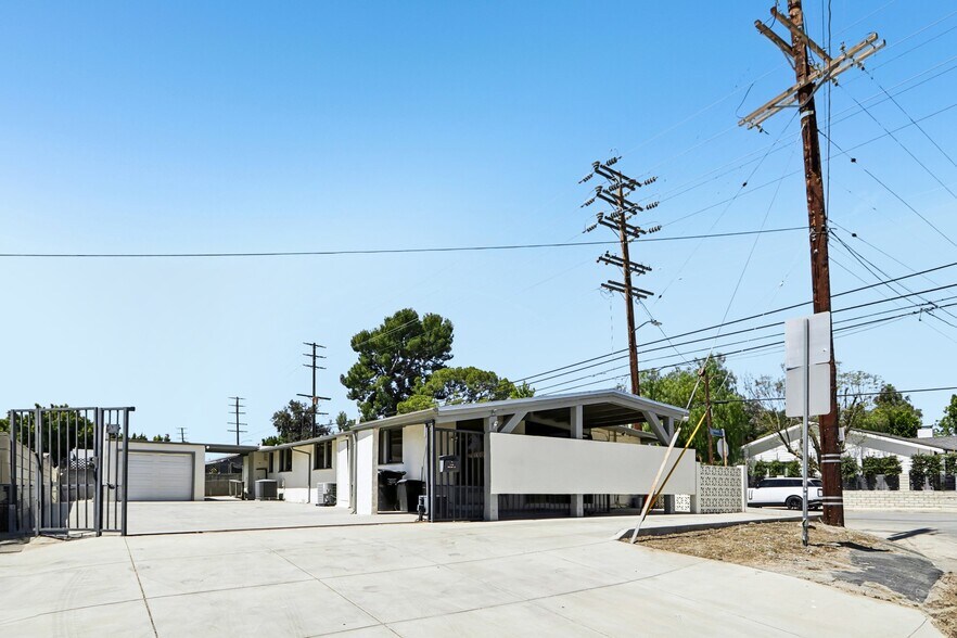 More Photos Of 11100 Sheldon St, Sun Valley Office Residential For Sale