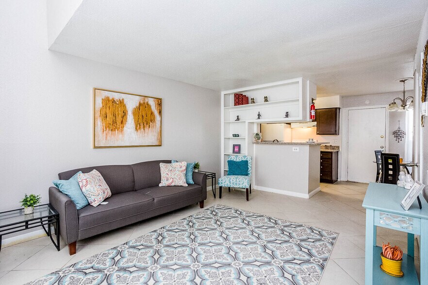 More Photos Of 8600 S Course Dr, Houston Apartments For Sale