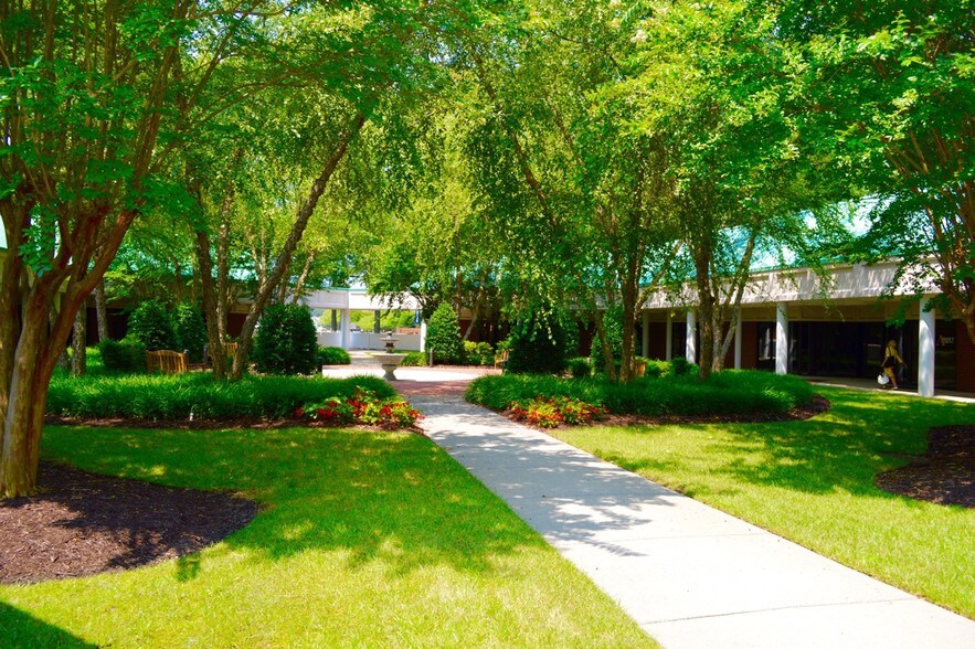 More Photos Of 11835 Fishing Point Dr, Newport News Office Residential For Lease