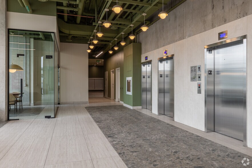 More Photos Of 2140 Baseline, Ottawa Apartments For Lease