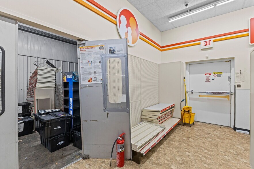 More Photos Of 1945 Kings Rd, Jacksonville Freestanding For Lease