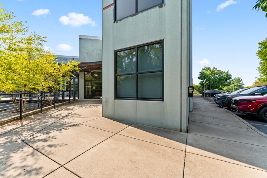 More Photos Of 210 Gothic Ct, Franklin Loft Creative Space For Lease