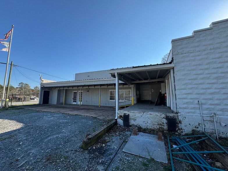 More Photos Of 2735 Huff Dr, Lawrenceville Warehouse For Lease