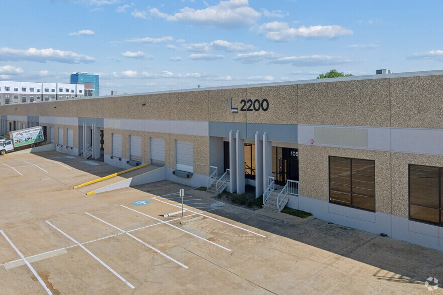 More Photos Of 2200 Denton Dr, Austin Unknown For Lease