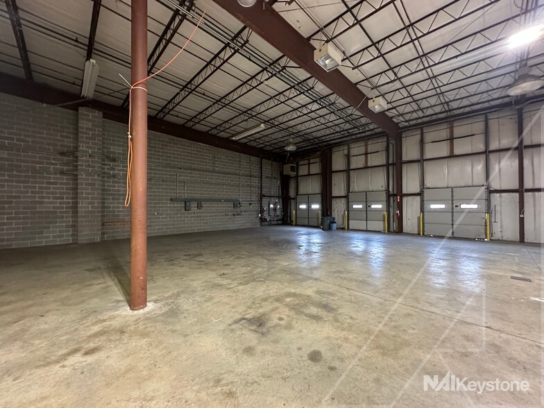 More Photos Of 1114-1124 Commons Blvd, Reading Flex For Sale