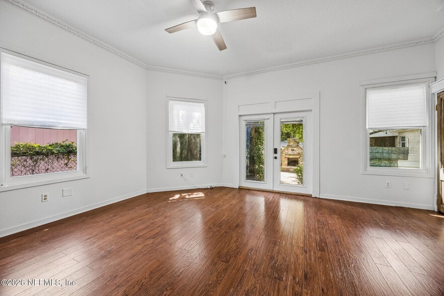 More Photos Of 1008 Beech St, Fernandina Beach Freestanding For Sale
