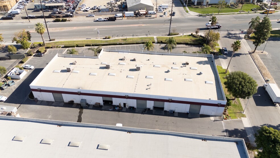 More Photos Of 555 N Main St, Riverside Manufacturing For Sale