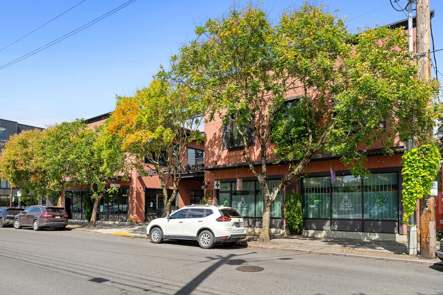 More Photos Of 4605 NE Fremont St, Portland Storefront Retail Office For Lease