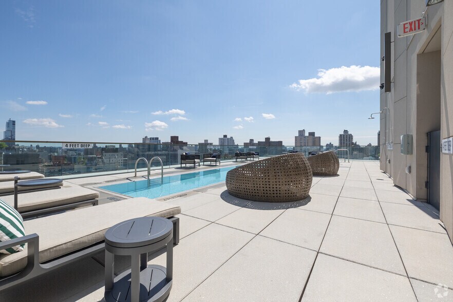 More Photos Of 2461 Broadway, New York Apartments For Lease