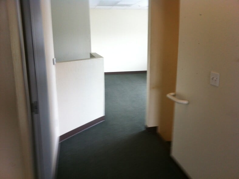 More Photos Of 671 Willow Pass Rd, Pittsburg Warehouse For Lease