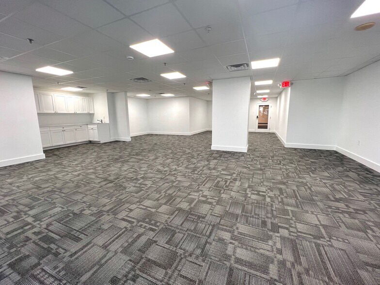 More Photos Of 1110 Brickell Ave, Miami Office For Sale
