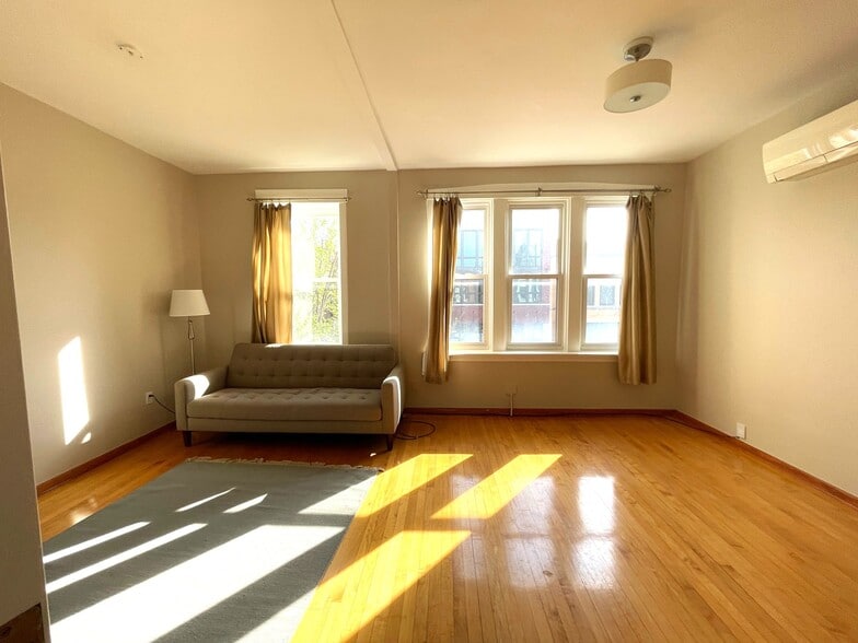 More Photos Of 2889 N Milwaukee Ave, Chicago Storefront Retail Residential For Sale