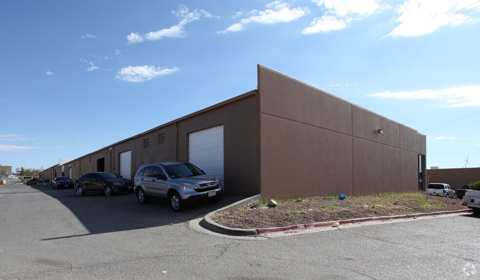 More Photos Of 1421 N Lee Trevino Dr, El Paso Flex For Lease