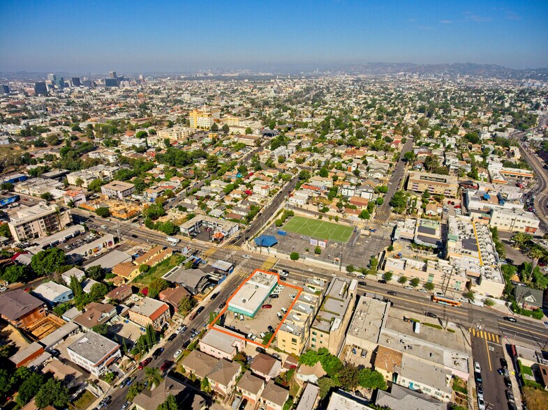More Photos Of 900 N Alvarado St, Los Angeles Storefront Retail Office For Lease