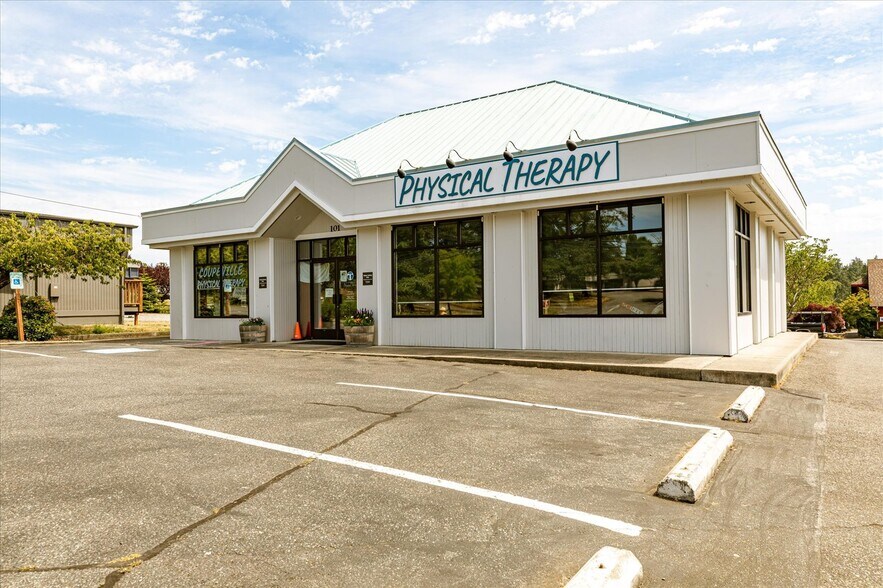 More Photos Of 101 S Main St, Coupeville Office For Sale