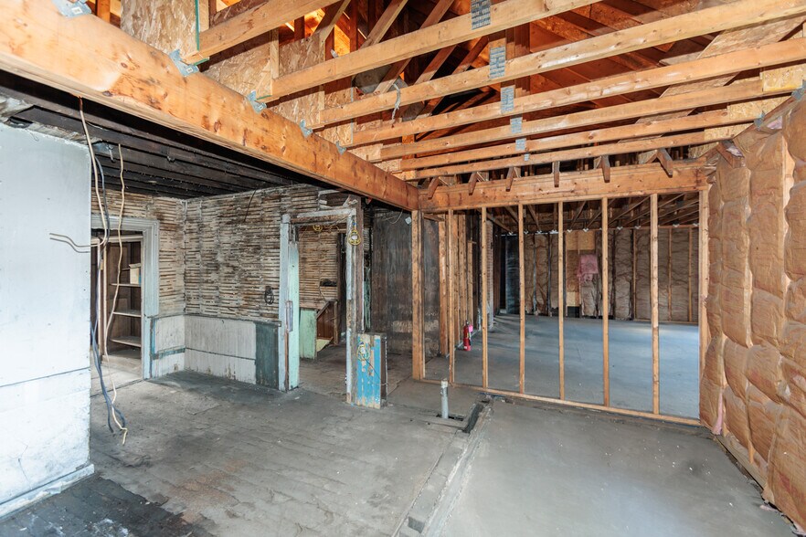 More Photos Of 4134-4136 Lorain Ave, Cleveland Storefront Retail Residential For Sale