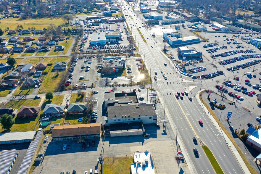 More Photos Of 5223-5227 Dixie Hwy, Louisville Storefront Retail Office For Lease
