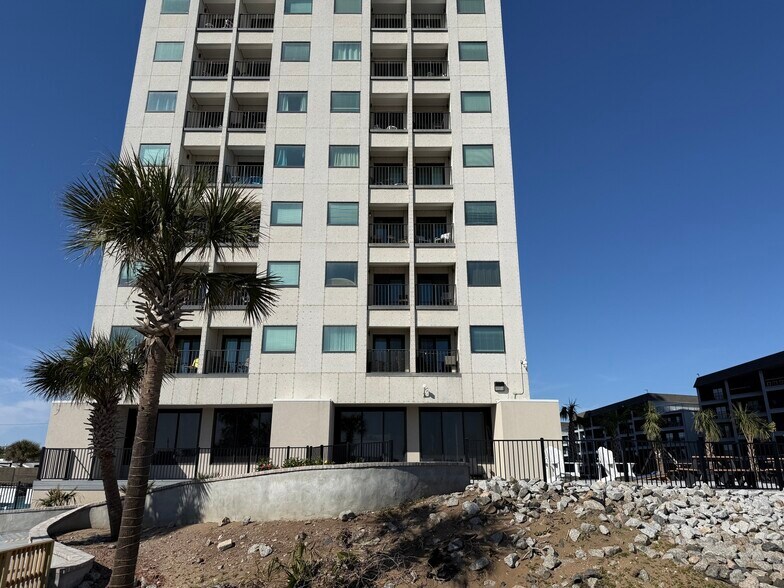 More Photos Of 5905 S Kings Hwy, Myrtle Beach Hotel For Lease
