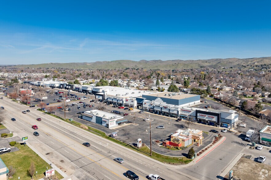 More Photos Of 6910-7100 W State St, Boise Storefront For Sale
