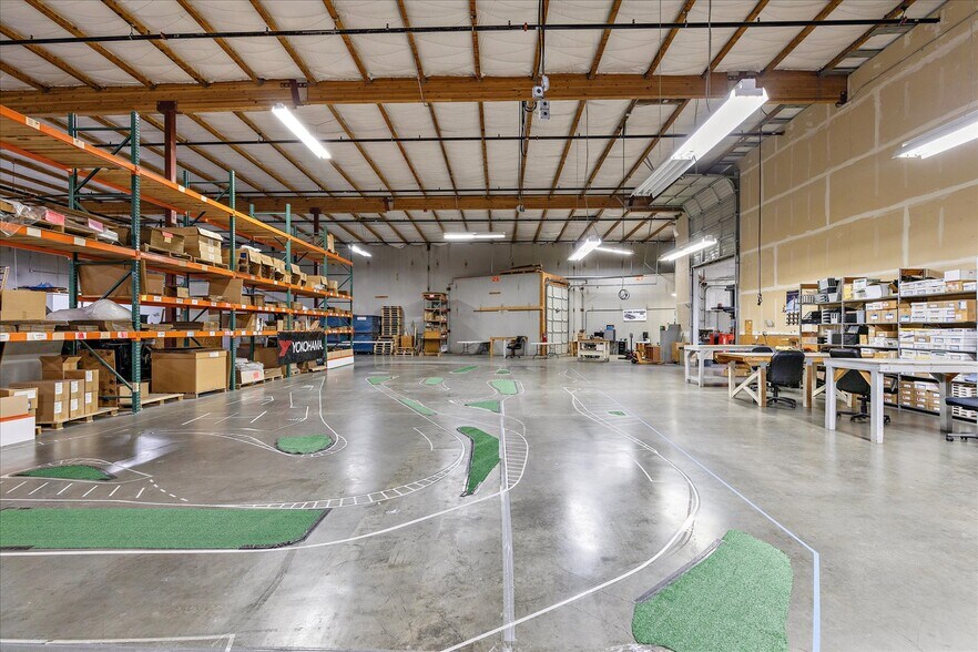 More Photos Of 21021 66th Ave W, Lynnwood Manufacturing For Sale