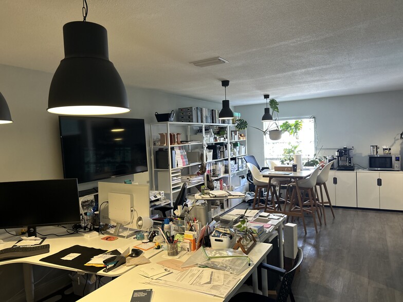 More Photos Of 4868 W Gandy Blvd, Tampa Office For Lease