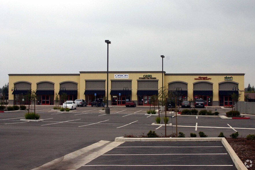 More Photos Of 7015 N West Ave, Fresno Drugstore For Lease