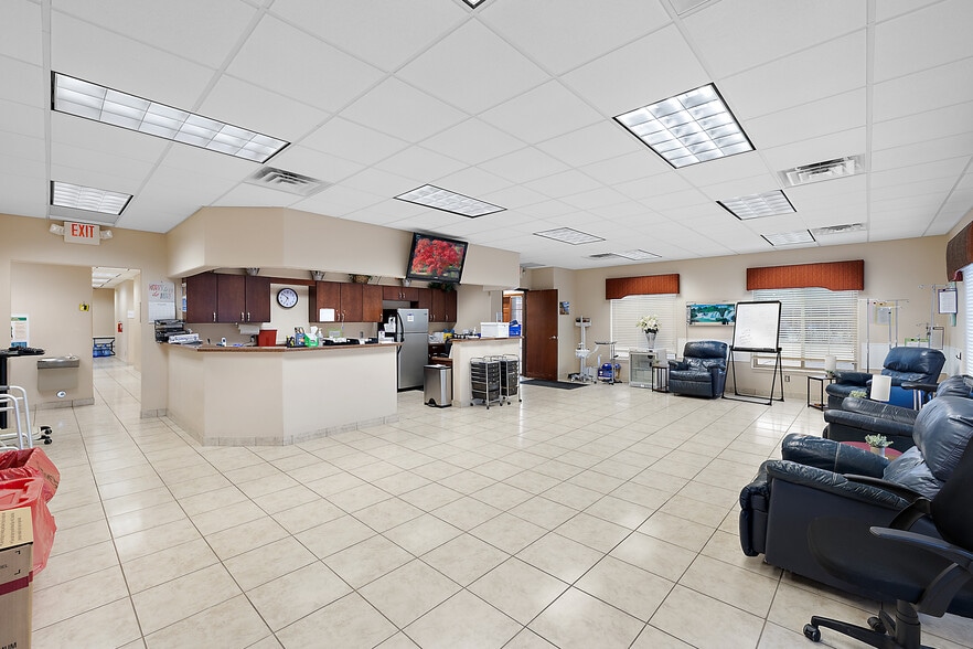 More Photos Of 43303 Schoenherr Rd, Sterling Heights Medical For Sale