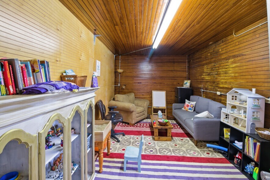 More Photos Of 437 William Ave, Davis Storefront Retail Residential For Sale