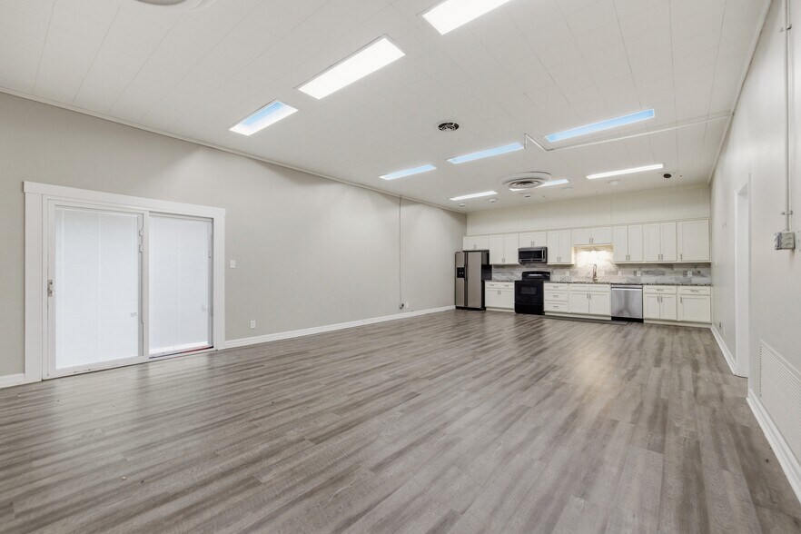 More Photos Of 325 W Main St, Lebanon Office Residential For Sale