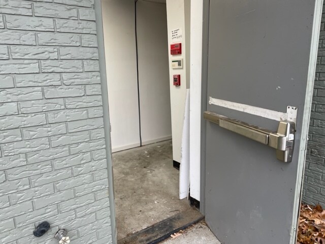 More Photos Of 73 Center St, Shelton Freestanding For Lease