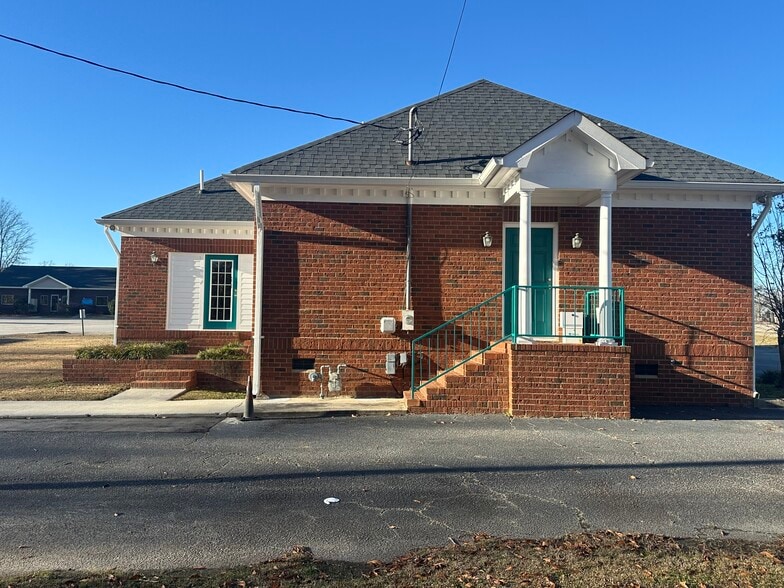 More Photos Of 1205 Hutto St, Orangeburg Office For Sale