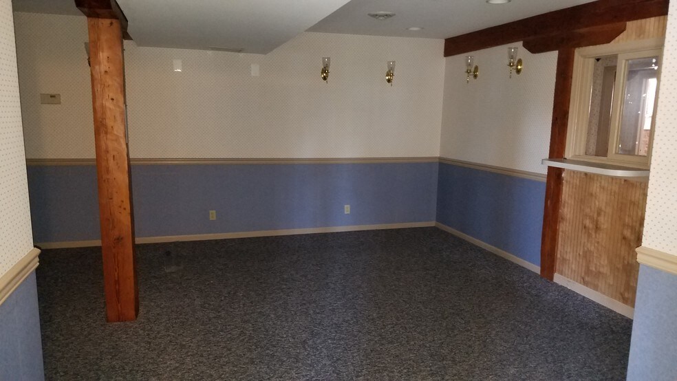 More Photos Of 600 Main St, Riverton Office For Sale