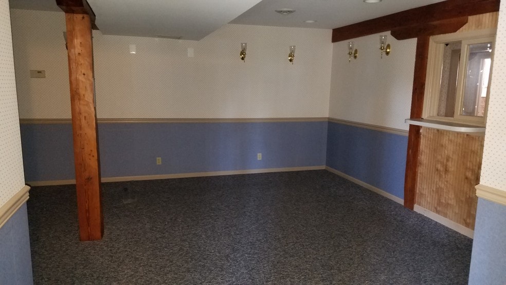 More Photos Of 600 Main St, Riverton Office For Sale