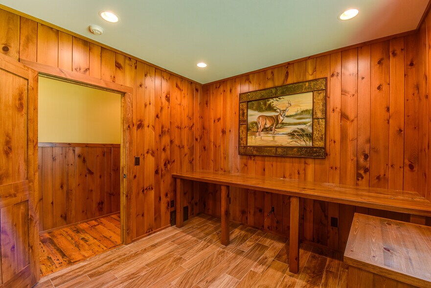More Photos Of 5771 US Highway 45, Land O Lakes Office For Sale