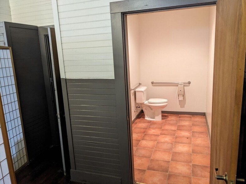 More Photos Of 121452 State Hwy 101, Orick Office For Sale