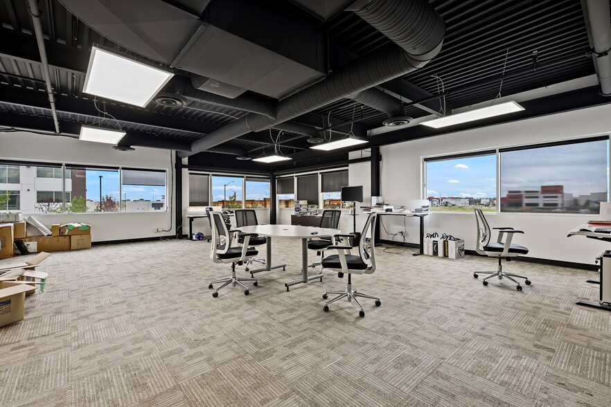 More Photos Of 10985 38th St NE, Calgary Warehouse For Sale