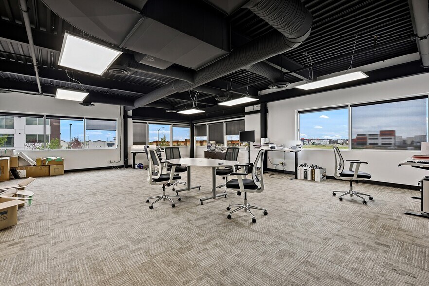 More Photos Of 10985 38th St NE, Calgary Warehouse For Sale