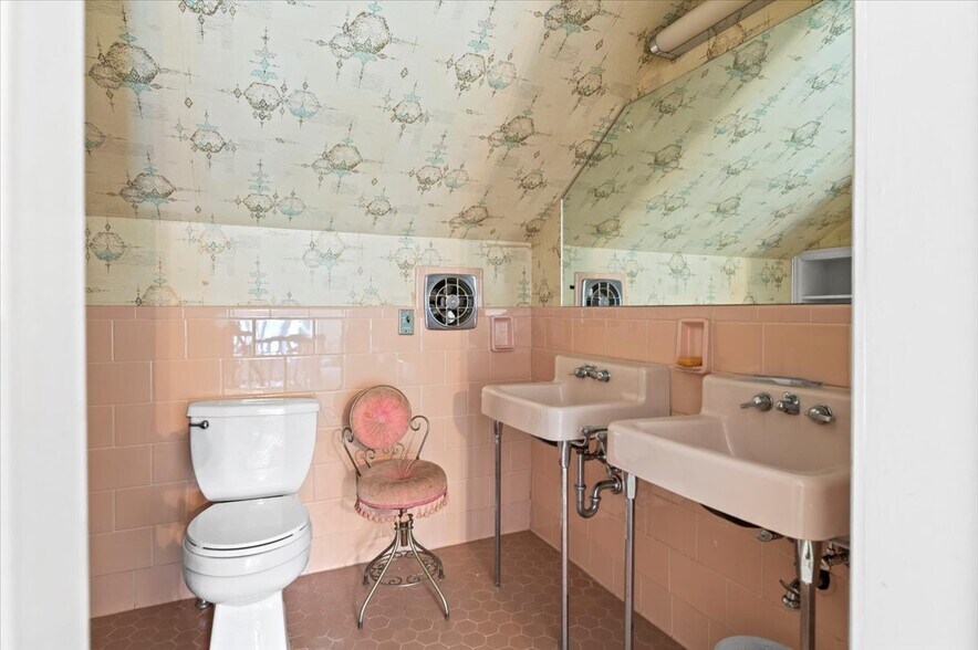 More Photos Of 2255 Ballston Ave, Saratoga Springs General Retail For Sale