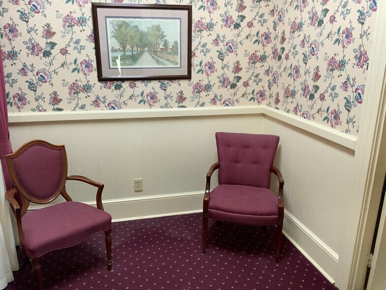 More Photos Of 401 W Cumberland St, Dunn Funeral Home For Sale
