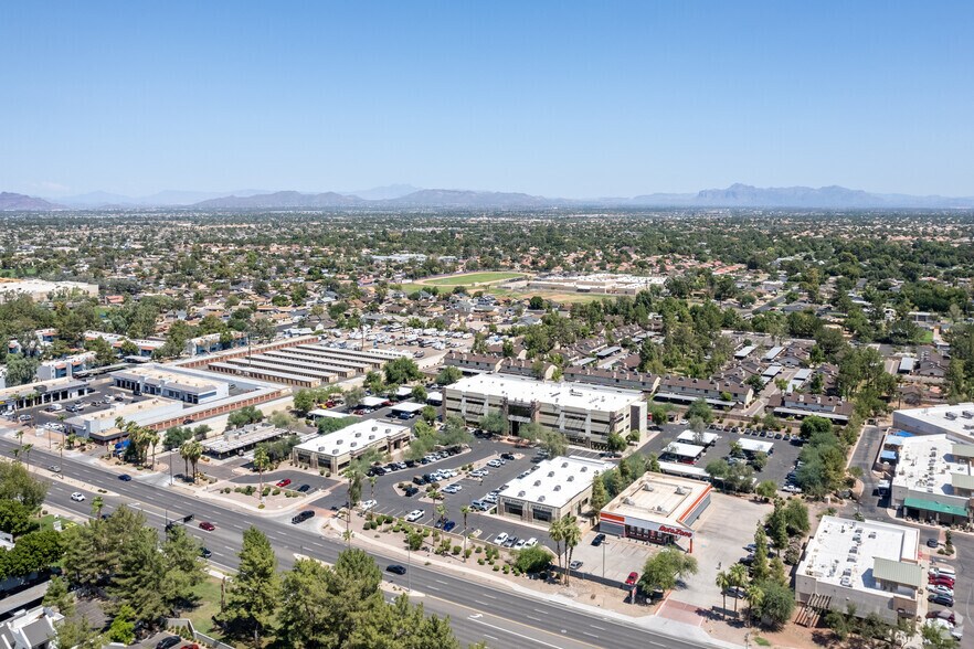 More Photos Of 963 N Gilbert Rd, Gilbert Unknown For Lease